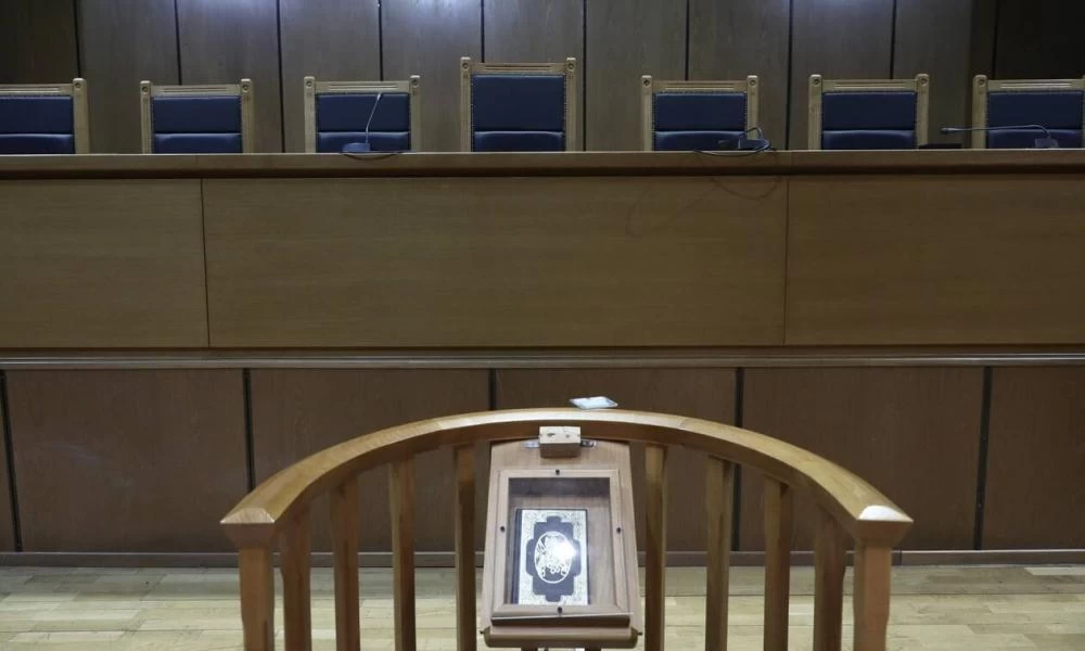 Σάλος στο Βόλο: Βιντεοσκοπούσε γυναίκες αστυνομικούς που άλλαζαν ρούχα πριν την υπηρεσία τους